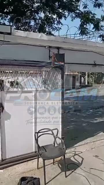 Automação de portão deslizante — motor silencioso e trilho nivelado